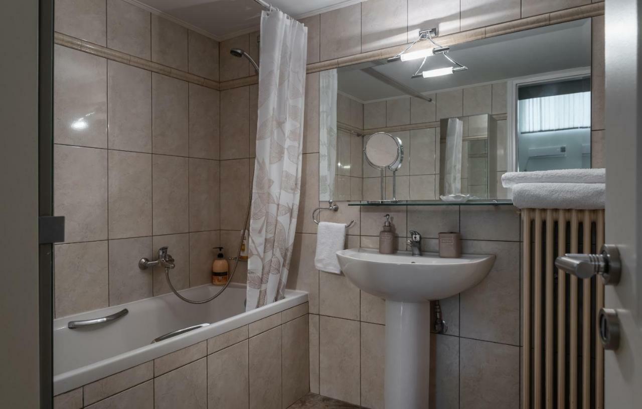 Acropolis Koukaki Loft Private Garden Apartment Athens Ngoại thất bức ảnh